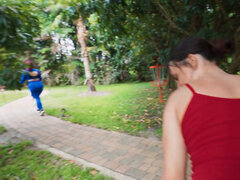 Mamada, Morena, Al aire libre