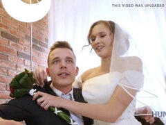 18 jahre, Blasen, Paar, Gehörnter ehemann, Geld, Jungendliche (18+), Eng, Hochzeit