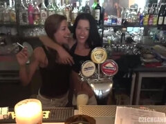 Большие сиськи, Брюнетки, Семяизвержение, Группа, Секс без цензуры, На публике, Реалити, Тату