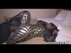 気狂い, 黒人, エロティック, デブ, Hd, 熟年, 乳首, 小柄