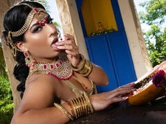 Enthousiasteling, Grote kont, Grote mammen, Bruinharig, Vingeren, Moeder die ik wil neuken, Alleen, Strippen