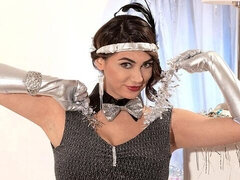 Любители, Большая жопа, Большие сиськи, Брюнетки, Мастурбация, Милф, Соло, Стриптизерша