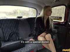 Cul, Blonde, Voiture, Tir de sperme, Nue, Chatte, Tatouage, Nénés