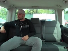 Pijpbeurt, Bruinharig, Auto, Classisch, Hd, Moeder die ik wil neuken, Tepels, Kut duiken