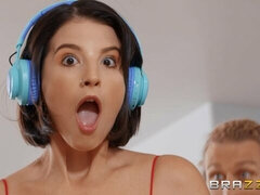 69, ベッドルーム, デカチン, フェラチオ, 捕まる, 剃毛, ショートヘア, ティーン