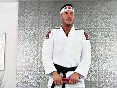 Grosser schwanz, Blasen, Gehörnter ehemann, Hardcore, Ehemann, Rasiert, Tätowierung