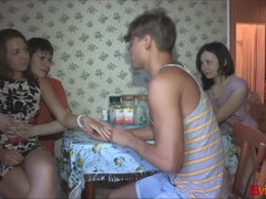 Любители, Минет, Брюнетки, Семяизвержение, Собачьи, Затыкание рта, Группа, Поцелуи