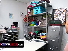 Grosse titten, Blasen, Braunhaarige, Spermaladung, Fingern, Milf, Büro, Schreiend