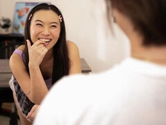 18 ans, Asiatique, Sucer une bite, Queue, Léchez, Masturbation, Maigrichonne, Nénés