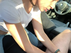 Enthousiasteling, Grote kont, Pijpbeurt, Auto, Stel, Sperma shot, Spijkerbroeken, Openbaar