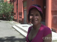 Leie, Blasen, Braunhaarige, Fussjob, Handjob, Pov, Rasiert, Nass
