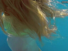 18 años, Culo, Fetiche, Al aire libre, Pequeña, Piscina, Coño, Solo