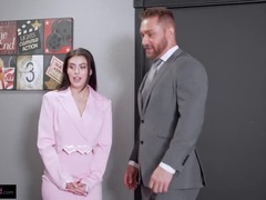 Gal Ritchie Tight Pussy Realtor Closes Deal Hardcore