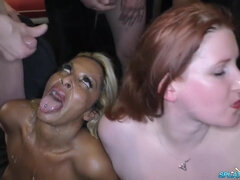 ブロンド, ぶっかけ, 手コキする, 淫乱熟女, 天然, 乳首, オーガズム, パーティ