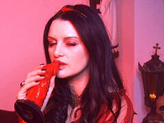 Mariée, Brunette brune, Concours, Masturbation, Solo, Tatouage, Jouets