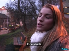 フェラチオ, カップル, バック, 手コキする, アウトドア, ハメ撮り, 公共, ガリガリ