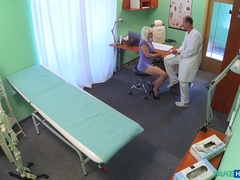 Éjaculation interne, Médecin, Doigter, Branlette thaïlandaise, Léchez, Bureau, Chatte, Voyeur