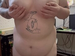 Goth babe gets naughty with herself on her roommate's gaming rig