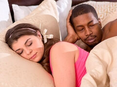 Amateur, Gros cul, Grosse bite, Gros seins, Noire, En levrette, Interracial, Adolescente