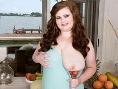 Mooie dikke vrouwen, Grote kont, Grote mammen, Mollig, Vingeren, Masturbatie, Alleen, Strippen