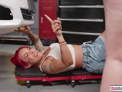 Большой член, Большие сиськи, Грудастые, Глубокая глотка, Трансы, Втроем, Сиськи