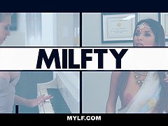 Brooklyn Chase's massive tits bounce as she takes a hard fucking & cumshot