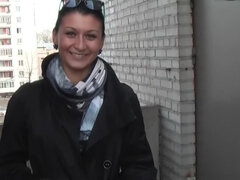 Anal, Brunette brune, Queue, Européenne, Faciale, Public, Plan cul à trois, Toilettes
