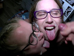 Blasen, Braunhaarige, Besamung, Spermaladung, Gruppe, Hd, Milf, Party