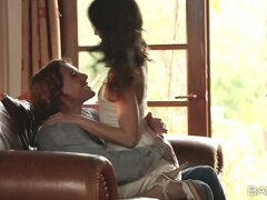 巨乳な, カップル, イマラチオ, バック, 足, 母, 三人, オッパイの