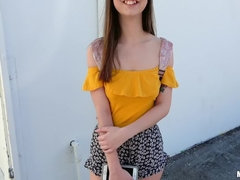 Amateur, Cul, Sucer une bite, Queue, Seins naturels, De plein air, Public, Cheveux courts