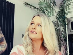 18 jahre, Blondine, Fingern, Lesbisch, Milf, Zierlich, Piercing, Titten