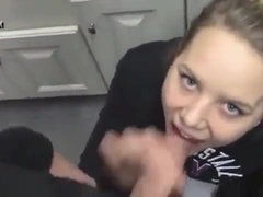 Leie, Blasen, Braunhaarige, Verrückt, Handjob, Selbstgemacht, Schlucken, Jungendliche (18+)