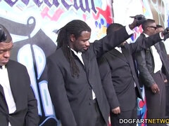 Gros cul, Noire, Blonde, Gorge profonde, Partouze, Actrice du porno, Douche, Nénés