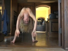 Arya: Female Solo with Fingering & Toys