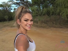 Enthousiasteling, Blond, Vingeren, Vriendin, Masturbatie, Orgasme, Gezichtspunt, Openbaar