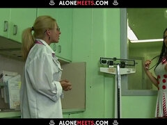 アナル, お尻, フェラチオ, 茶髪の, 巨乳な, イく瞬間, 看護婦, ユニフォーム