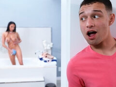 Grosser arsch, Grosser schwanz, Grosse titten, Blasen, Braunhaarige, Vollbusig, Hundestellung, Milf