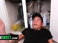 Teenpies - plumber packs up (Sydney Cole's) pussy