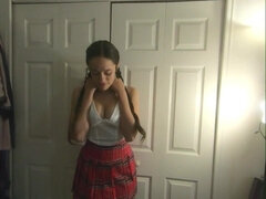 18 ans, Gros cul, Gros seins, Brunette brune, Gorge profonde, Seins naturels, Pute, Mouillée