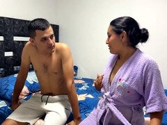 18 ans, Cul à la bouche, Tante, Gros cul, Éjaculation interne, Indienne, Maman, Adolescente