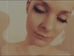 Большие сиськи, Брюнетки, Милф, Натуральные сиськи, Курящие, Соло, Сиськи, Винтаж