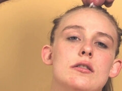 Lieveling, Blond, Sperma shot, Diep in de keel, Groepseks, Interraciaal, Ruw, Tieten likken