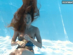 ブロンド, 彼女, Hd, 公共, ロシア人, 喫煙, ティーン, 水中