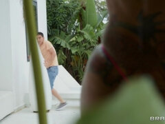 Chica, Tetas grandes, Mamada, Madres para coger, Mamá, Al aire libre, Público, Coño