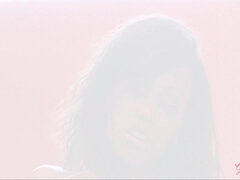 Vollbusig, Dildo, Erotisch, Füsse, Lesbisch, Mutti, Piercing, Titten