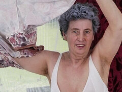 Amateur, Doigter, Énorme, Masturbation, Mature, Cheveux courts, Solo, Dénudage