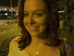 Anal, Brunette brune, Petite amie, Poilue, Piercing, Jupe, Nénés, Vibromasseur