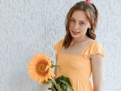 Kont, Reusachtig, Masturbatie, Natuurlijke tieten, Kort haar, Mager, Tiener, Tieten likken