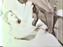 Leie, Oma, Interrassisch, Küssen, Mutti, Erotischer film, Ablutschen, Vintage