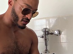 Grosse bite, Noire, Tir de sperme, Homosexuelle, Hard, Muscle, Bureau, Police